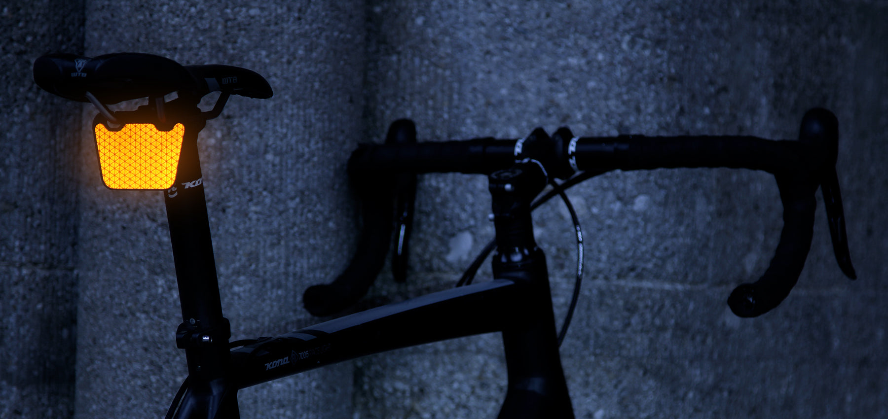 FLECTR CLIP reflector series for cyclists, joggers and outdoor sports ex Portland reflector