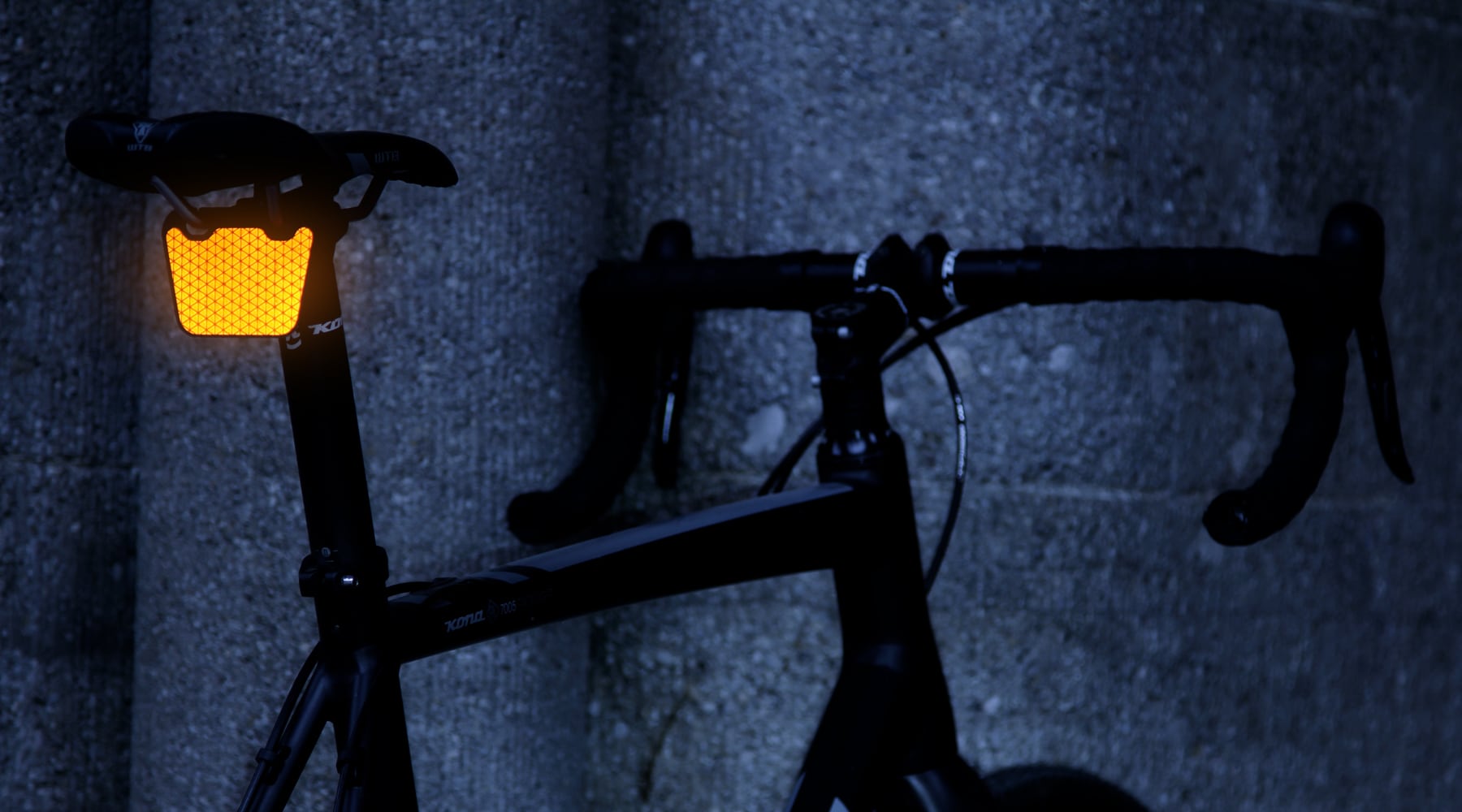FLECTR CLIP bicycle rear reflector for saddle mount
